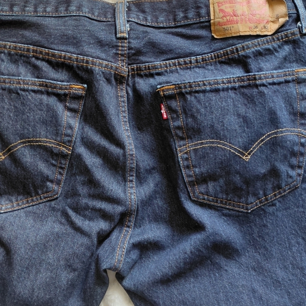 Dark Levi 501 Blue Jeans - Picture 9 of 10